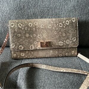 Michael Kors Mott Lizard Embossed Leather Crossbody Bag Rose Gold
